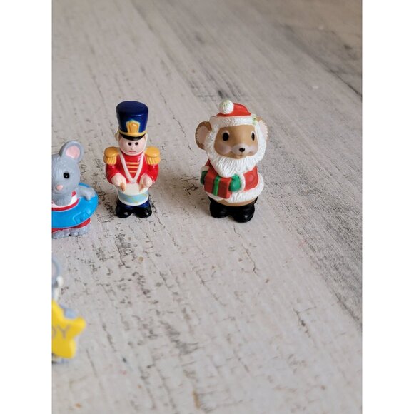 Unique animal holiday figurines Beach Xmas St Patty's variety figure set - Picture 9 of 10